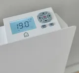 grzejnik-elektryczny-scienny-saris-bialy-1500w-timer-kolor-dominujacy-bialy