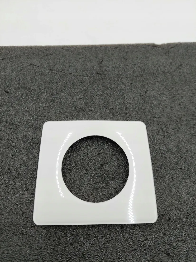 ramka-pojedyncza-legrand-bialy