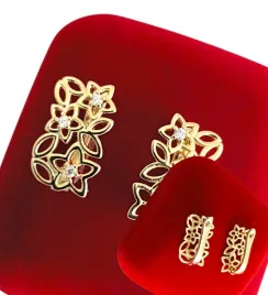 zlote-kolczyki-z-cyrkoniami-kwiaty-azurowe-ze-stali-316-l-44590