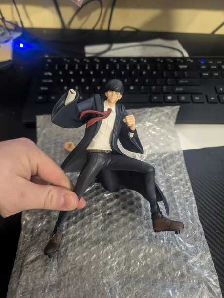 figurka-mashle-mash-burnedead-18cm-z-defektem-marka-taito