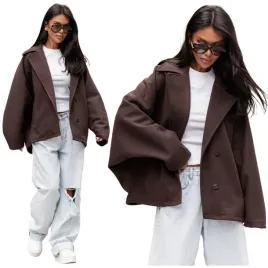 krotki-plaszcz-oversizowy-w-jodelke-o-szerokim-kroju-na-guziki