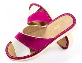 kapcie-damskie-pantofle-skorzane-odkryte-klapki-domowe-bialy-fuksja-r