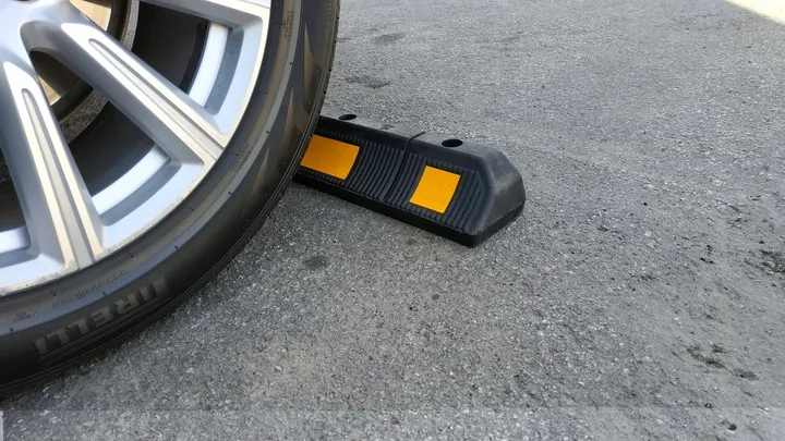 separator-ogranicznik-parkingowy-stan-opakowania-oryginalne