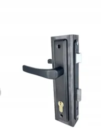 kaseta-60x40-z-zamkiemklamkawkladka-zestaw-do-furtki-mati