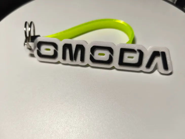 brelok-omoda-druk-3d