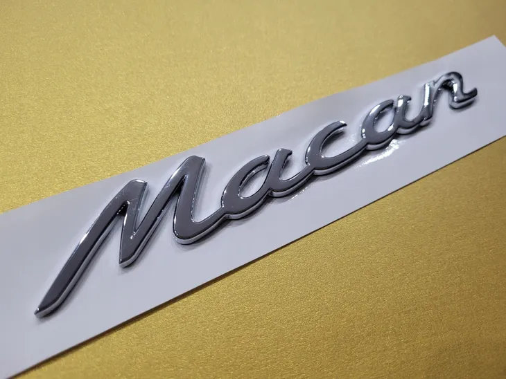 emblemat-napis-do-porsche-macan-kolor-silver