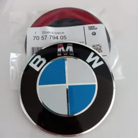 znaczek-emblemat-bmw-f10-f11-srednica-82mm-maska-2-pin-51147057794