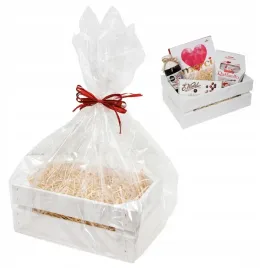 koszyk-prezentowy-zestaw-skrzynka-drewniana-biala-pudelko-box-bialy