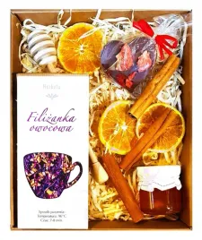 kosz-prezentowy-prezent-herbata-miod-czekolada-upominek-podarek