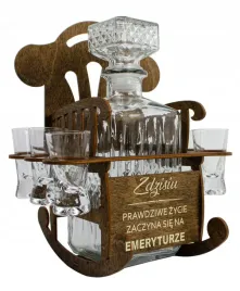 fotel-bujany-karafka-kieliszki-prezent-na-urodziny-dla-emeryta