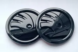 2x-skoda-logo-emblemat-znaczek-90mm-octavia-superb-kodiaq-czarny-polysk