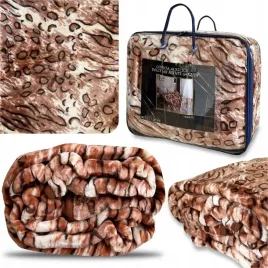 koc-akrylowy-w-walizce-narzuta-160x200-puszysty-na-prezent-bezowy