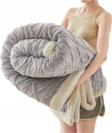 gruby-koc-narzuta-na-lozko-warkocz-baranek-150x200-puszysty-cieply