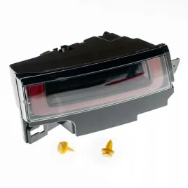 land-rover-evoque-2022-lampa-tylna-lewa-w-klapie-nowa-lr128386r-spinki