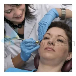 obsluga-urzadzenia-typu-6w1-mezoterapia-beziglowa-mikrodermabrazja-diamen