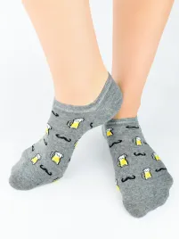 szare-meskie-stopki-ze-wzorem-w-kufle-piwa-noviti-st002-m03