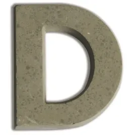 litera-d-z-betonu-h-76-cm