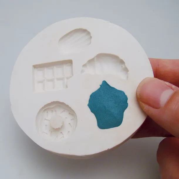 foremka-silikonowa-d-7-cm-slodkosci-material-inny