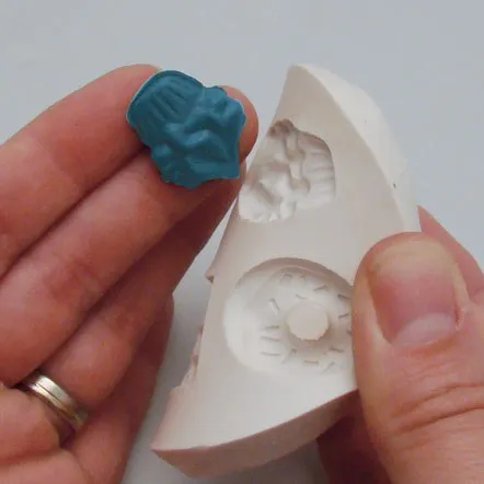 foremka-silikonowa-d-7-cm-slodkosci-minimalny-wiek-dziecka-3