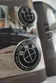 emblemat-znaczek-bmw-e90-50-jahre-promocja-maska-82mm-i-klapa-74mm