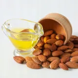 naturalny-olej-ze-slodkich-migdalow-500-ml-marka-vitafarm