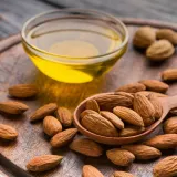 naturalny-olej-ze-slodkich-migdalow-1-litr-szklana-butelka-z-stan-nowy