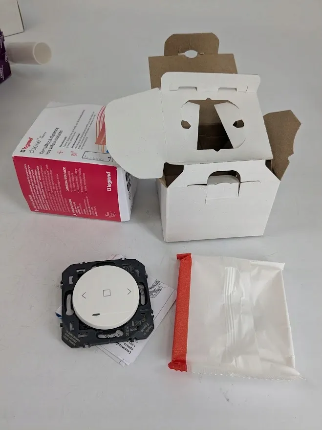 wlacznik-legrand-199235-stan-powystawowy