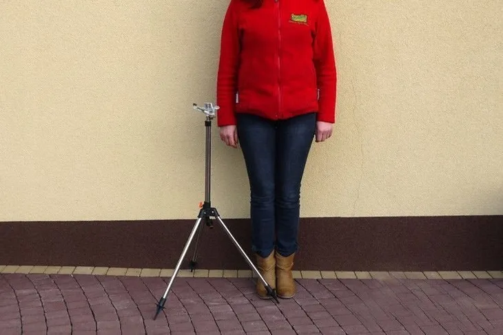 zraszacz-ogrodowy-24m-mosiezny-pulsacyjny-na-statywie-zasieg-z-regulacja-stan-nowy-kod-produktu-ch-2302-90