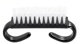 szczoteczka-mala-czarna-do-manicure