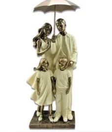 figurka-rodzina-pod-parasolem-34cm