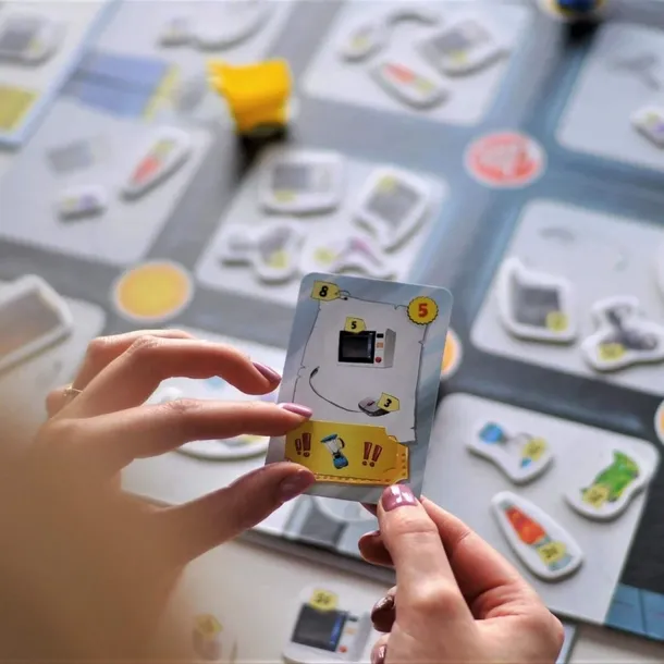 gra-black-friday-trefl-stan-nowy-material-papier