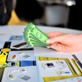 gra-black-friday-trefl-material-papier-stan-nowy