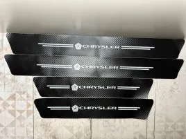 karbonowe-naklejki-ochronne-na-progi-chrysler-zestaw-4-sztuki