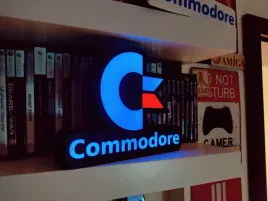 commodore-c64-ozdobna-lampka-led