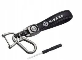 nissan-brelok-breloczek-skora-karabinczyk-w-2