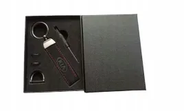 kia-brelok-breloczek-alcantara-skora-prezent-pudelko