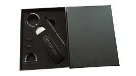toyota-brelok-breloczek-skora-nowy-model-pudelko