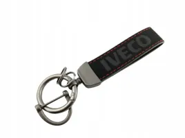 iveco-brelok-breloczek-czarny-alcantara-czerwona-nic
