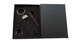 seat-brelok-breloczek-brylok-alcantara-skora-pudelko