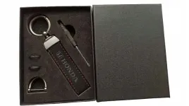 honda-brelok-breloczek-brylok-alcantara-skora-pudelko