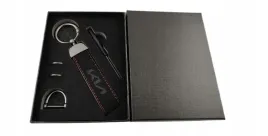 kia-nowe-logo-brelok-breloczek-brylok-alcantara-pudelko