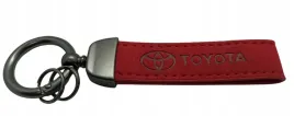 toyota-brelok-breloczek-alcantara-skora-czerwony