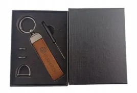 vw-volkswagen-brelok-breloczek-skora-alcantara-brazowy-pudelko