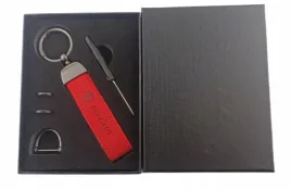 peugeot-brelok-breloczek-brylok-alcantara-czerwony-pudelko