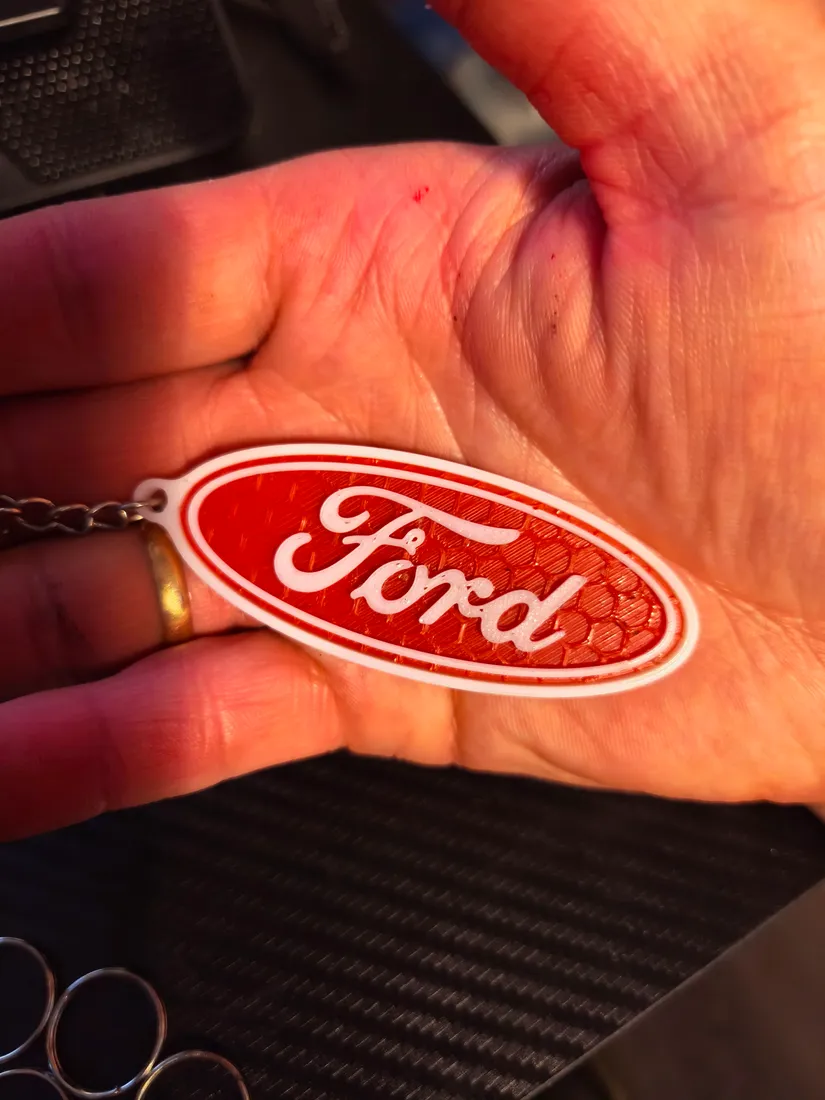brelok-ford-czerwien-druk-3d-stan-nowy