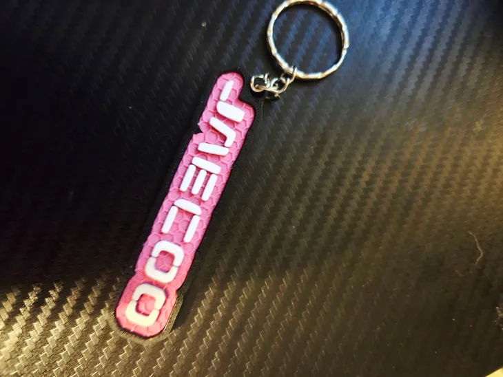 brelok-pink-jaecoo-druk-3d-stan-nowy
