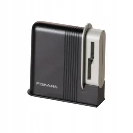 fiskars-1000812-ostrzalka-do-nozyczek-clip-sharp