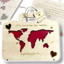 drewniana-kartka-slubna-na-slub-personalizowana-grawer-pamiatka-walizka