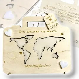 drewniana-kartka-slubna-na-slub-personalizowana-grawer-pamiatka-walizka