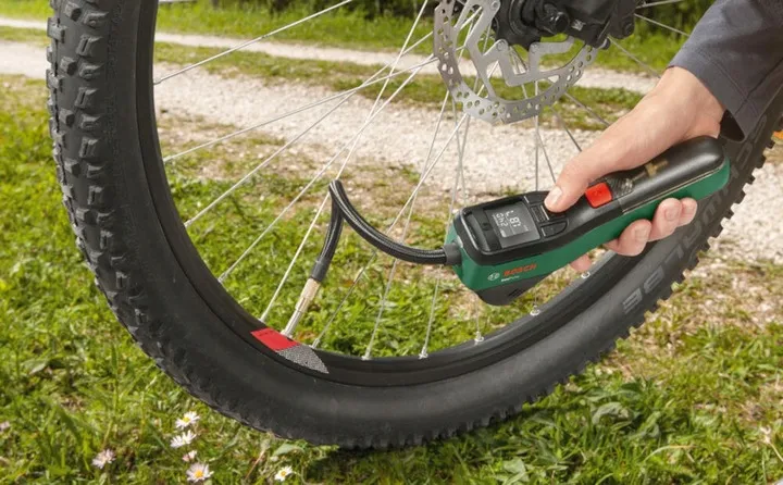 pompka-rowerowa-bosch-easypump-0603947000